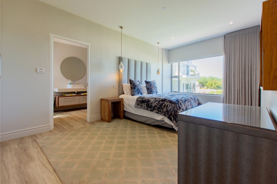 6 Bedroom Property for Sale in Myburgh Park Western Cape